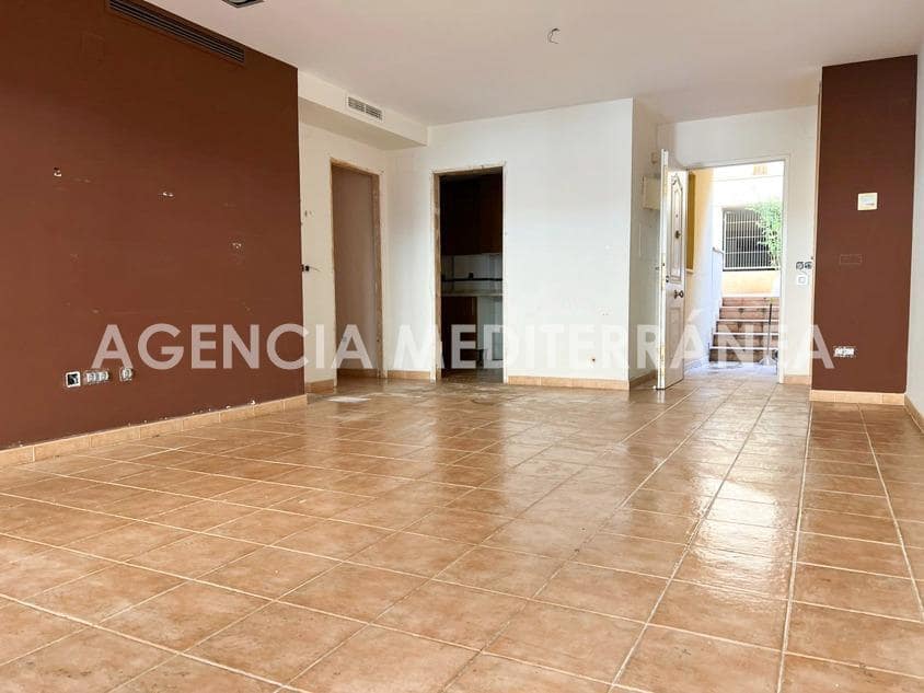 2 slaapkamer Rijtjeshuis te koop in Chiva met zwembad garage - € 190.000 (Ref: 9335042)