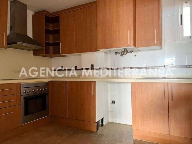 2 soveværelse Rækkehus til salg i Chiva med swimmingpool garage - € 190.000 (Ref: 9335042)