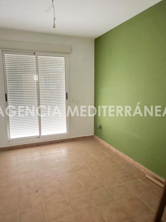 2 slaapkamer Rijtjeshuis te koop in Chiva met zwembad garage - € 190.000 (Ref: 9335042)