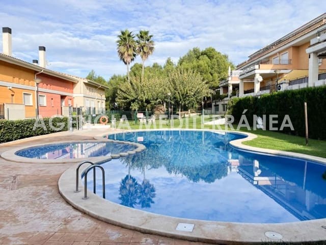 2 soveværelse Rækkehus til salg i Chiva med swimmingpool garage - € 190.000 (Ref: 9335042)