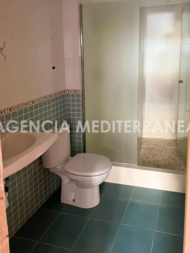 2 slaapkamer Rijtjeshuis te koop in Chiva met zwembad garage - € 190.000 (Ref: 9335042)