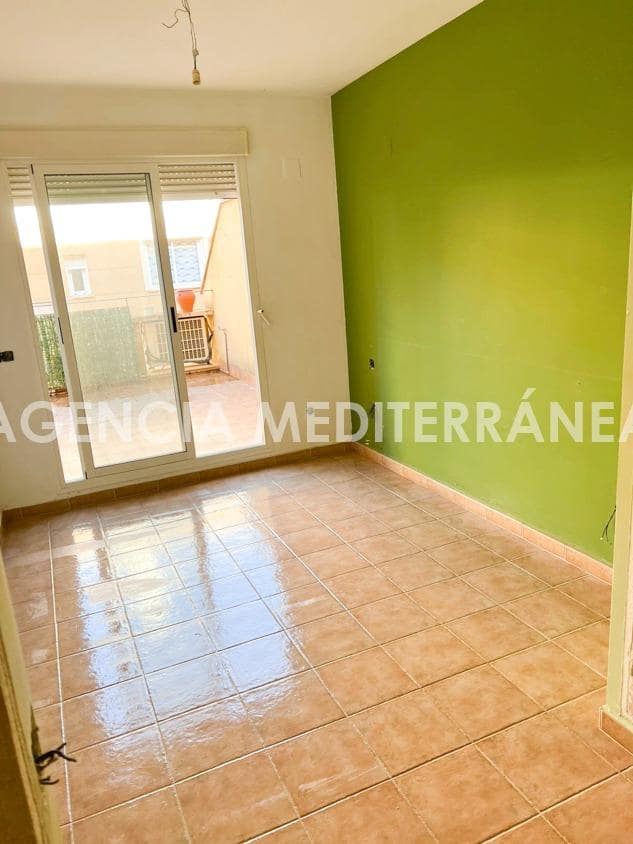 2 slaapkamer Rijtjeshuis te koop in Chiva met zwembad garage - € 190.000 (Ref: 9335042)