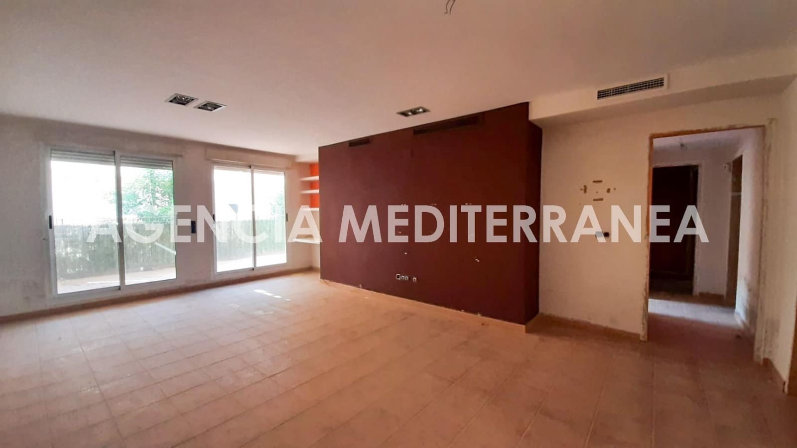 2 slaapkamer Rijtjeshuis te koop in Chiva met zwembad garage - € 190.000 (Ref: 9335042)