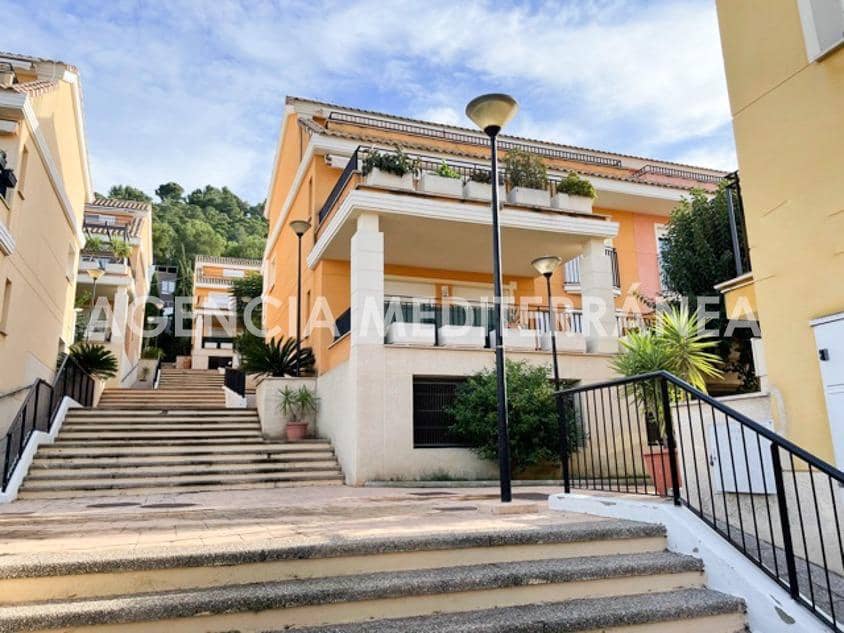 2 slaapkamer Rijtjeshuis te koop in Chiva met zwembad garage - € 190.000 (Ref: 9335042)