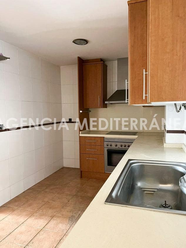 2 slaapkamer Rijtjeshuis te koop in Chiva met zwembad garage - € 190.000 (Ref: 9335042)