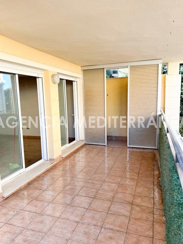 2 slaapkamer Rijtjeshuis te koop in Chiva met zwembad garage - € 190.000 (Ref: 9335042)