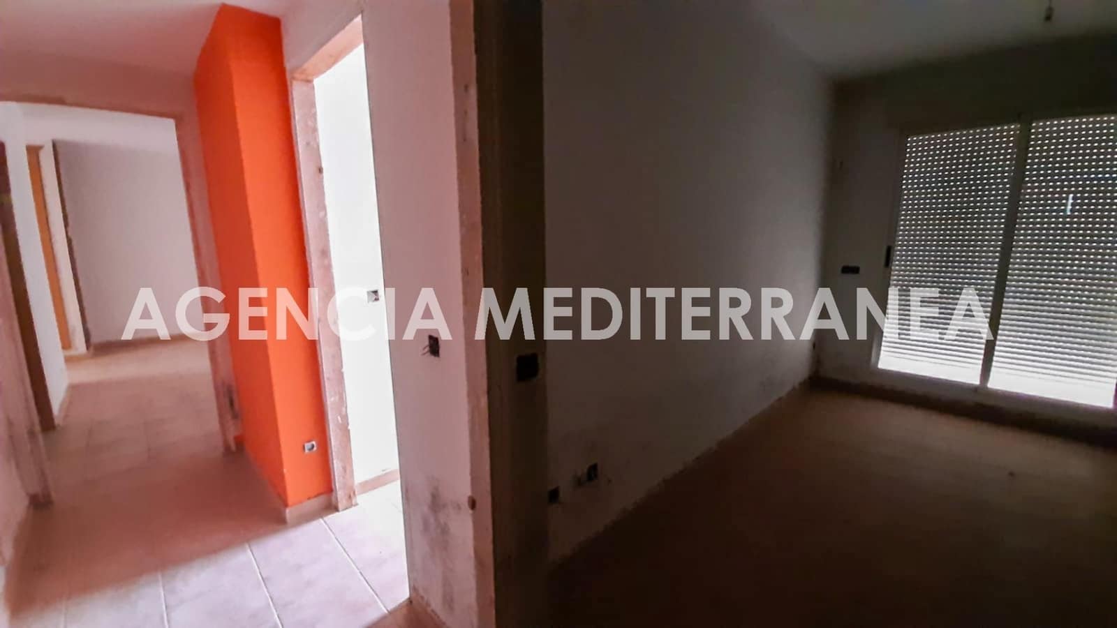 2 slaapkamer Rijtjeshuis te koop in Chiva met zwembad garage - € 190.000 (Ref: 9335042)