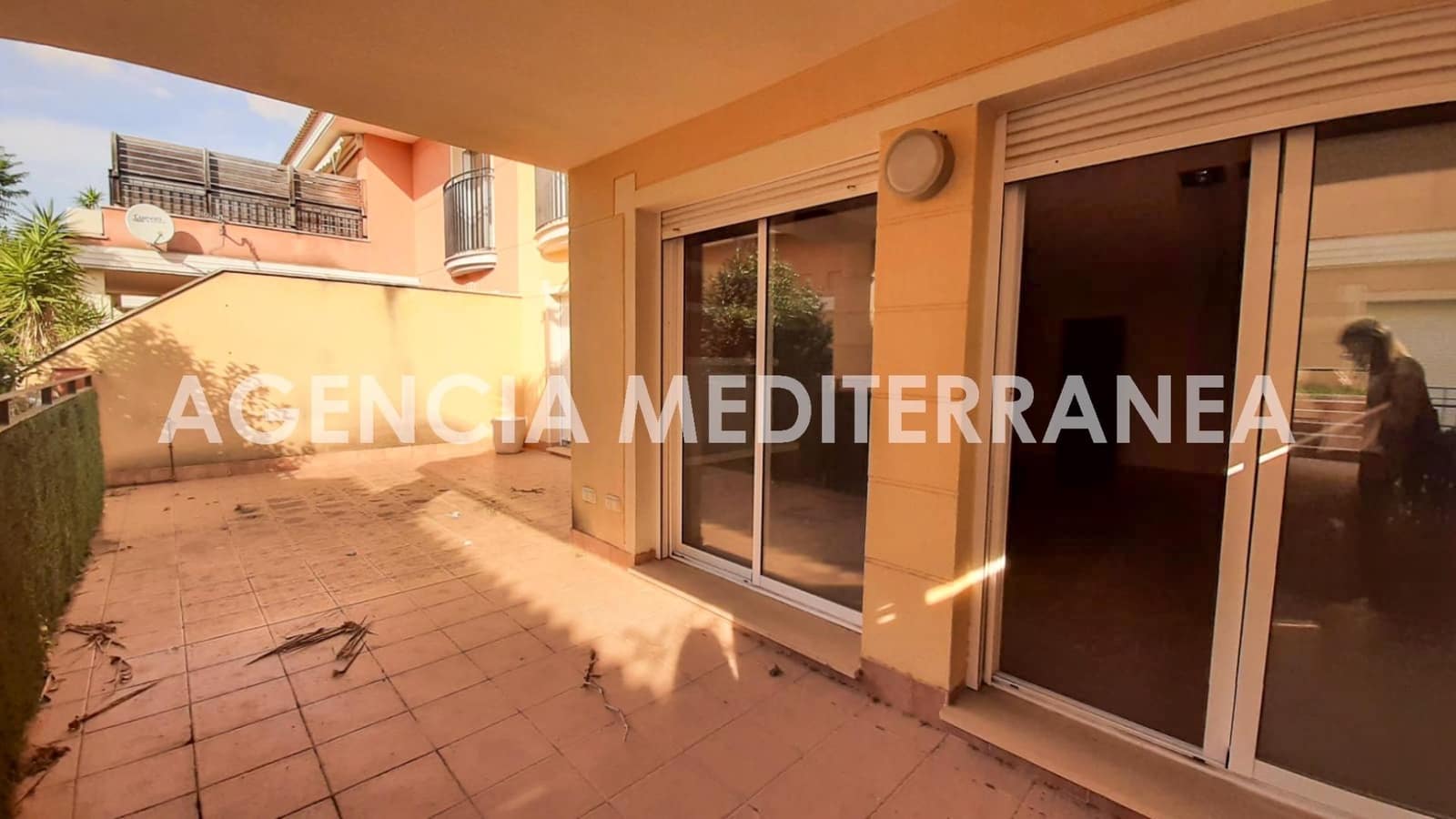 2 slaapkamer Rijtjeshuis te koop in Chiva met zwembad garage - € 190.000 (Ref: 9335042)