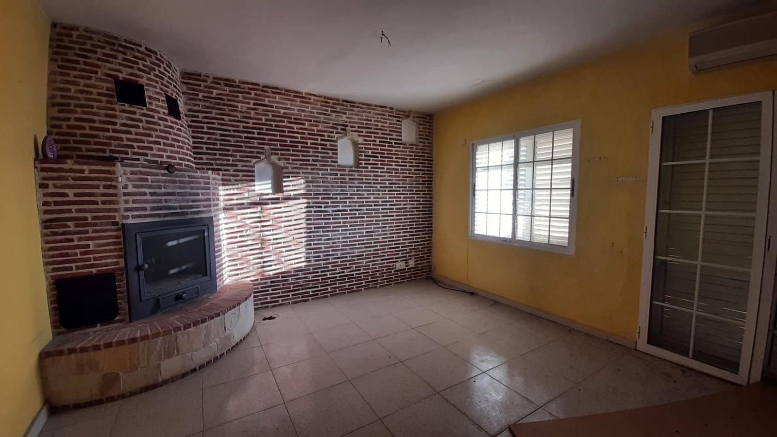 3 Zimmer Doppelhaus zu verkaufen in Vilamarxant / Villamarchante mit Pool Garage - 250.000 € (Ref: 9341284)
