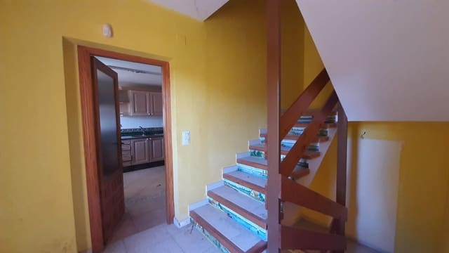 3 soverom Kjedet enebolig til salgs i Vilamarxant / Villamarchante med svømmebasseng garasje - € 250 000 (Ref: 9341284)