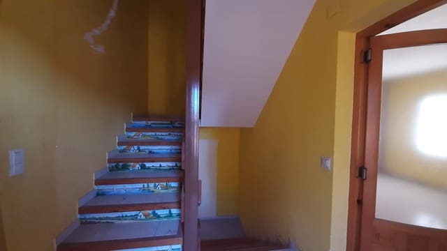 3 soverom Kjedet enebolig til salgs i Vilamarxant / Villamarchante med svømmebasseng garasje - € 250 000 (Ref: 9341284)