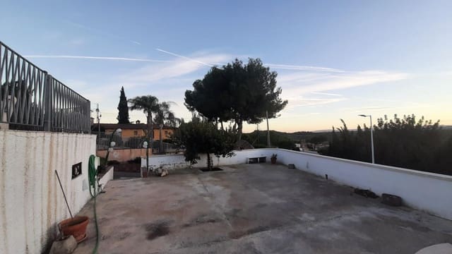 3 soverom Kjedet enebolig til salgs i Vilamarxant / Villamarchante med svømmebasseng garasje - € 250 000 (Ref: 9341284)