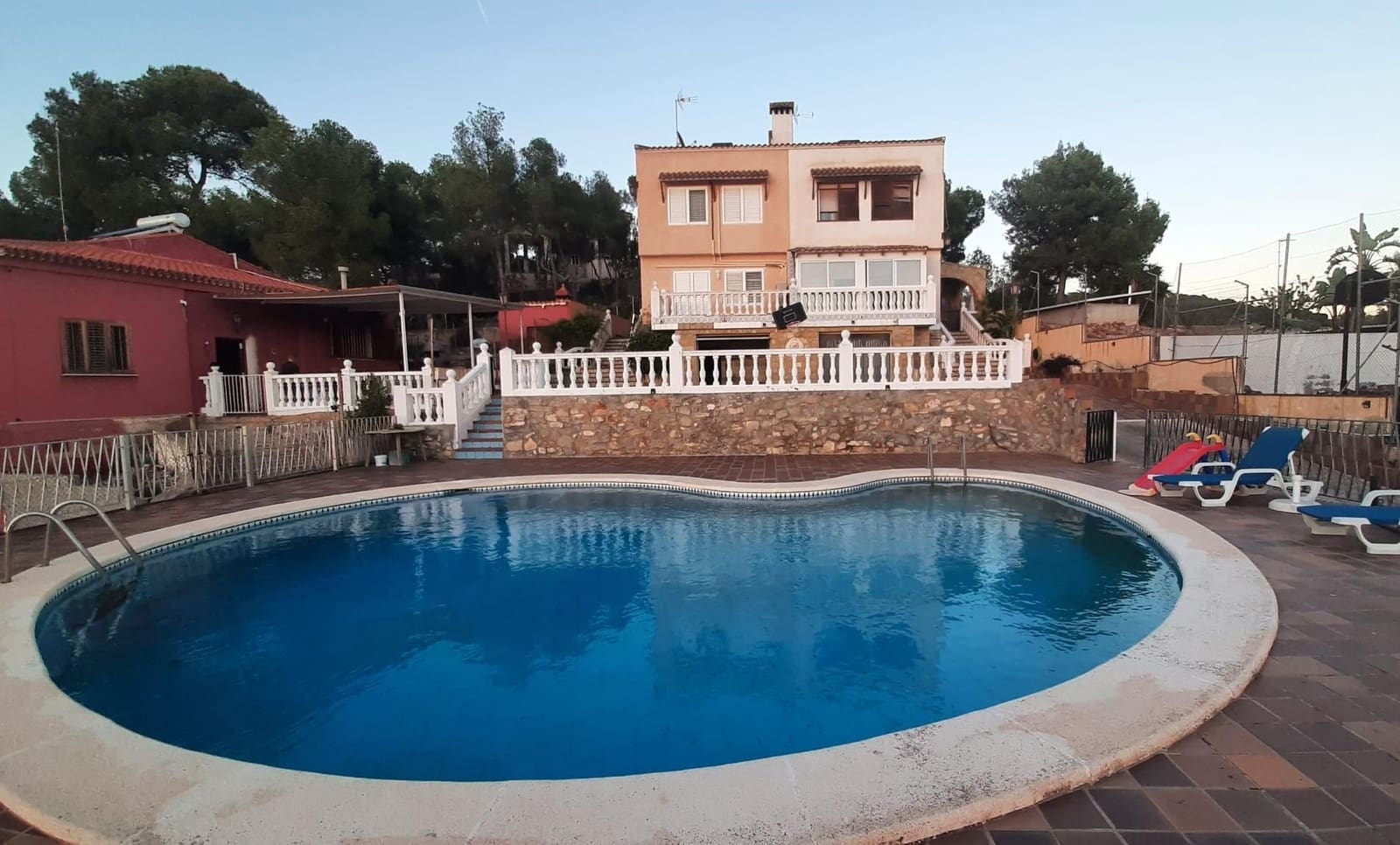 3 Zimmer Doppelhaus zu verkaufen in Vilamarxant / Villamarchante mit Pool Garage - 250.000 € (Ref: 9341284)