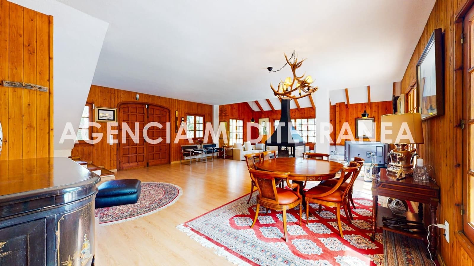 4 slaapkamer Villa te koop in Serra met zwembad - € 690.000 (Ref: 9383040)