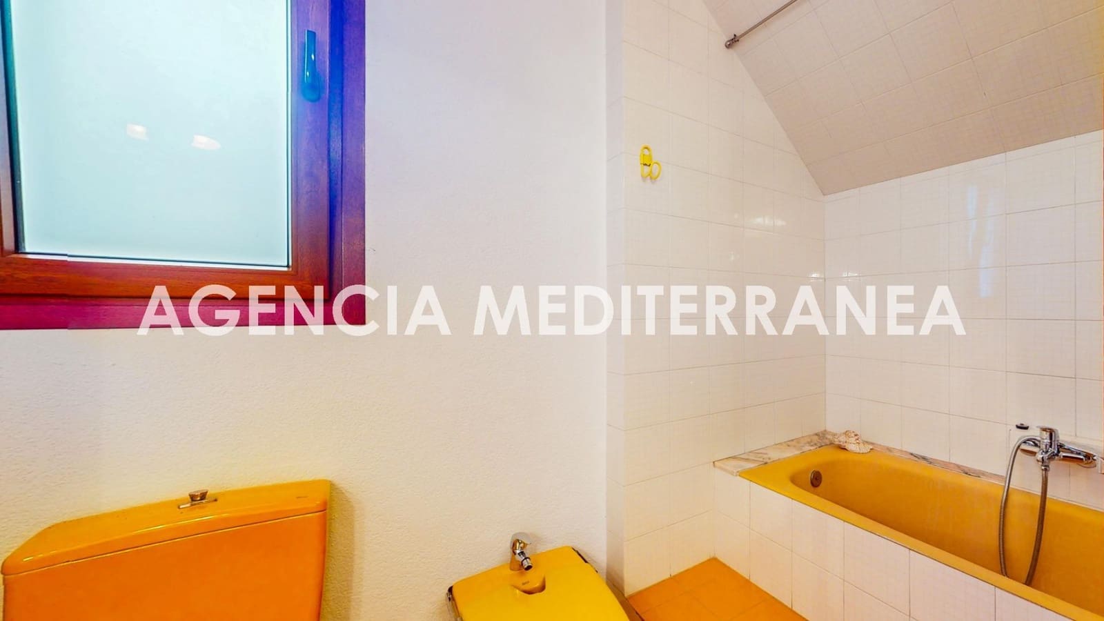 4 slaapkamer Villa te koop in Serra met zwembad - € 690.000 (Ref: 9383040)