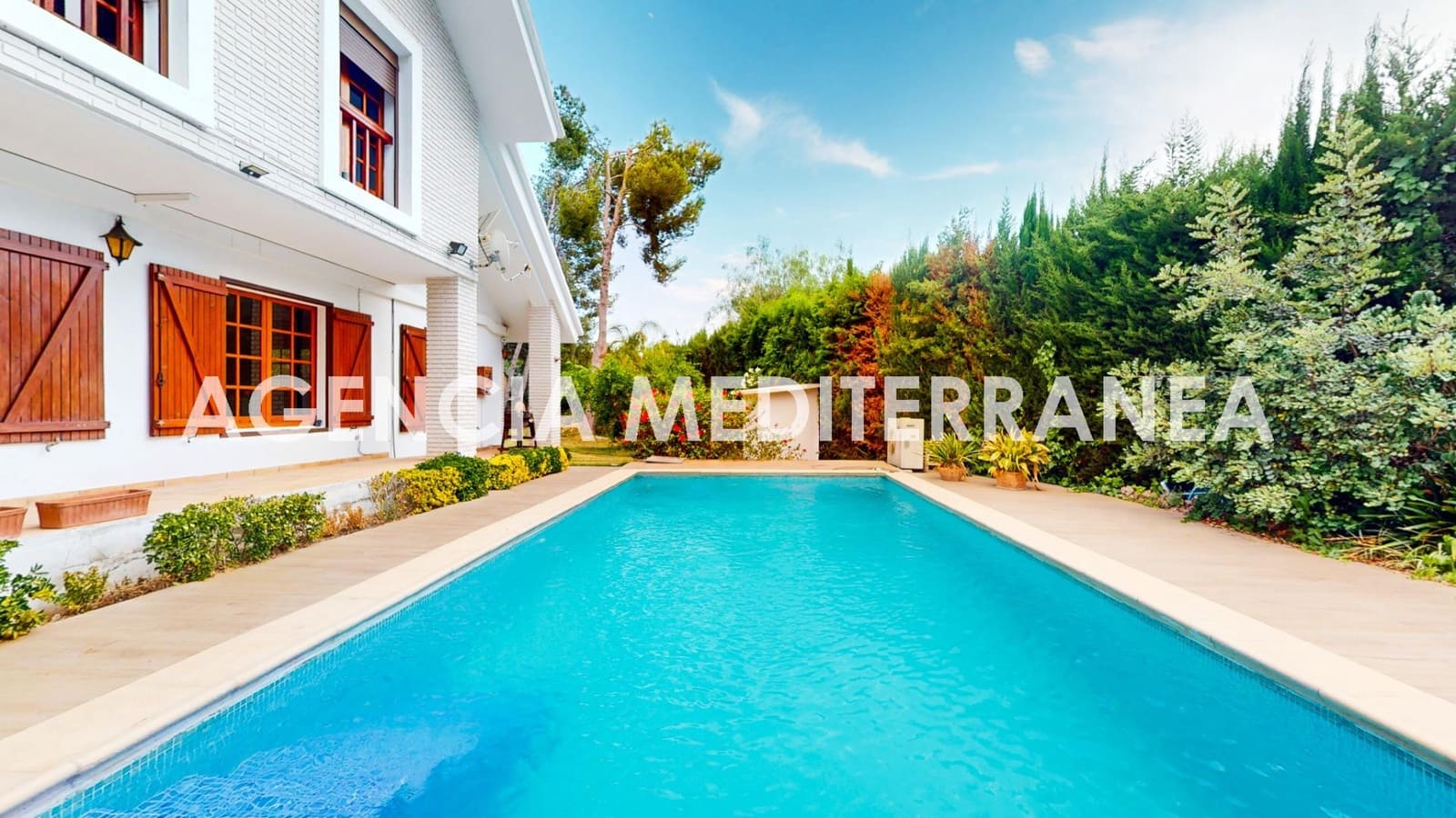 4 Zimmer Villa zu verkaufen in Serra mit Pool - 690.000 € (Ref: 9383040)
