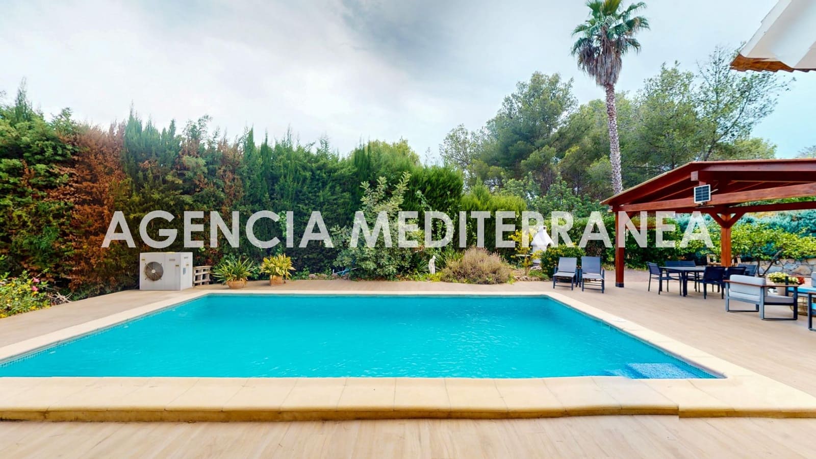 4 bedroom Villa for sale in Serra with pool - € 690,000 (Ref: 9383040)