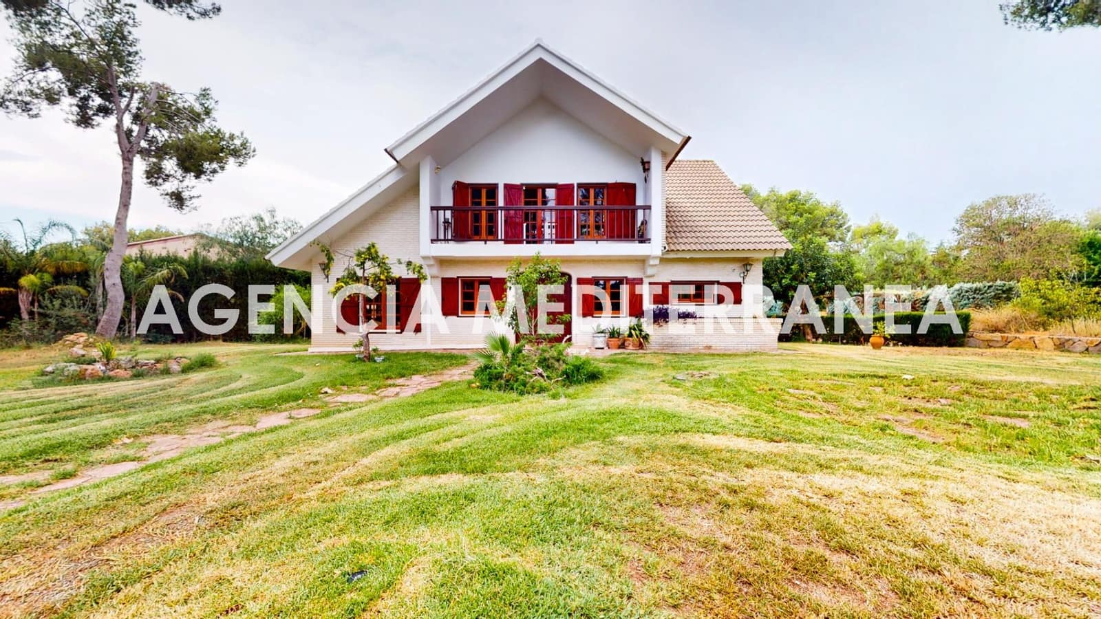 4 bedroom Villa for sale in Serra with pool - € 690,000 (Ref: 9383040)