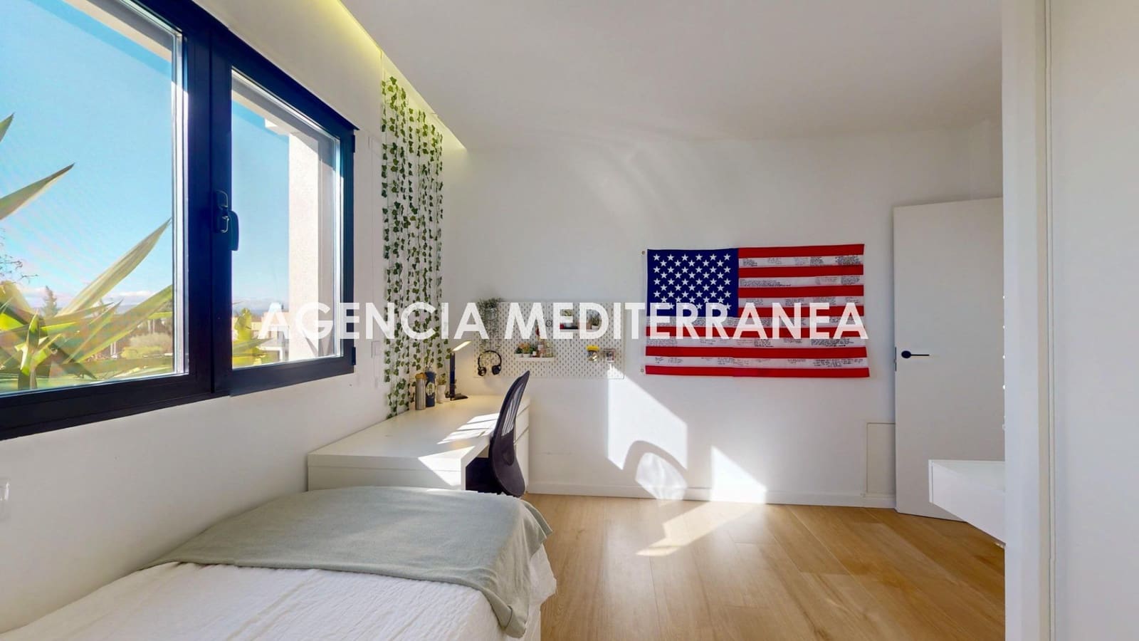 4 soveværelse Villa til salg i La Pobla de Vallbona med swimmingpool garage - € 789.000 (Ref: 9401185)