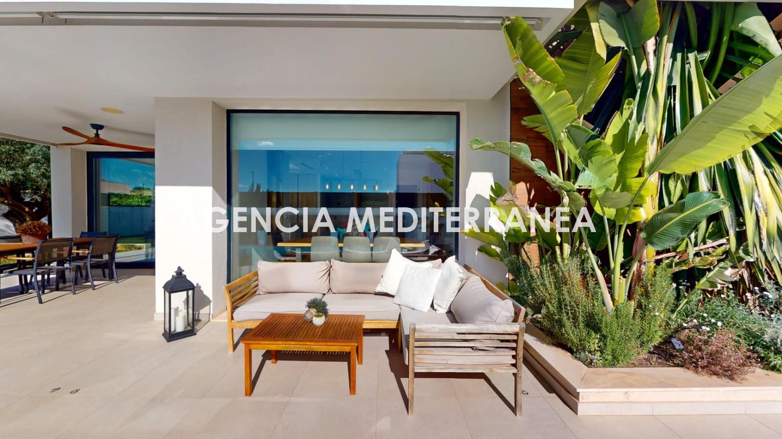 4 soveværelse Villa til salg i La Pobla de Vallbona med swimmingpool garage - € 789.000 (Ref: 9401185)