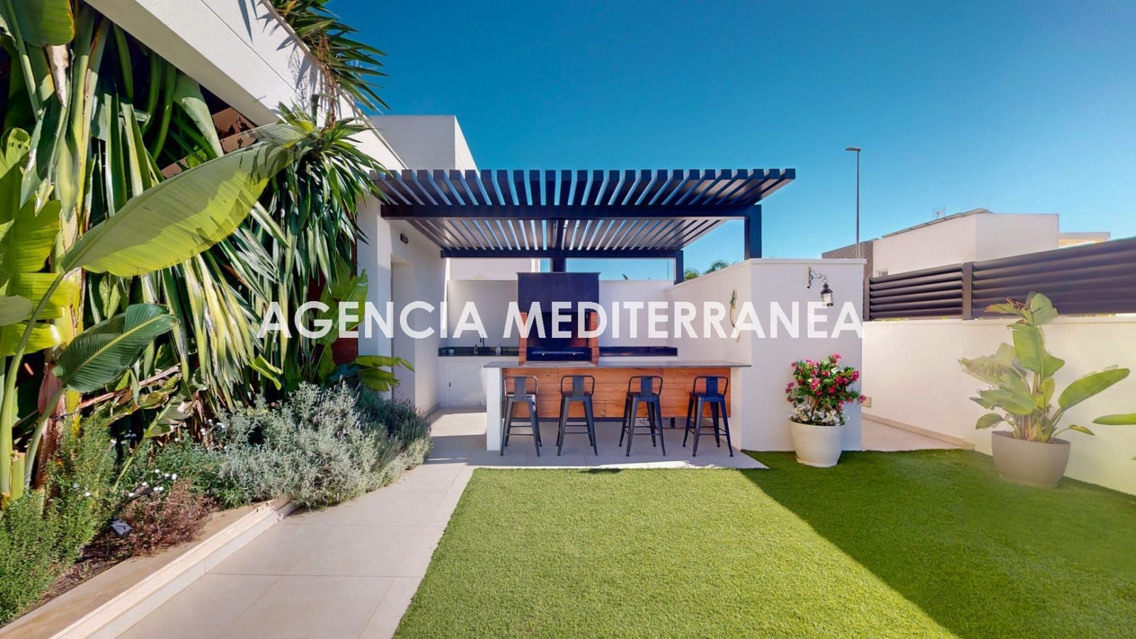 4 soveværelse Villa til salg i La Pobla de Vallbona med swimmingpool garage - € 789.000 (Ref: 9401185)