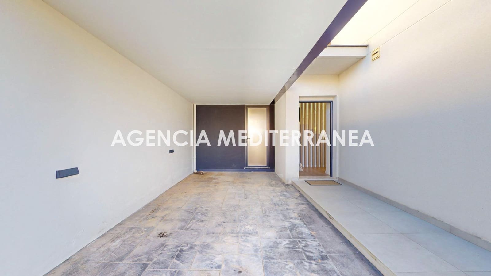 4 soveværelse Villa til salg i La Pobla de Vallbona med swimmingpool garage - € 789.000 (Ref: 9401185)