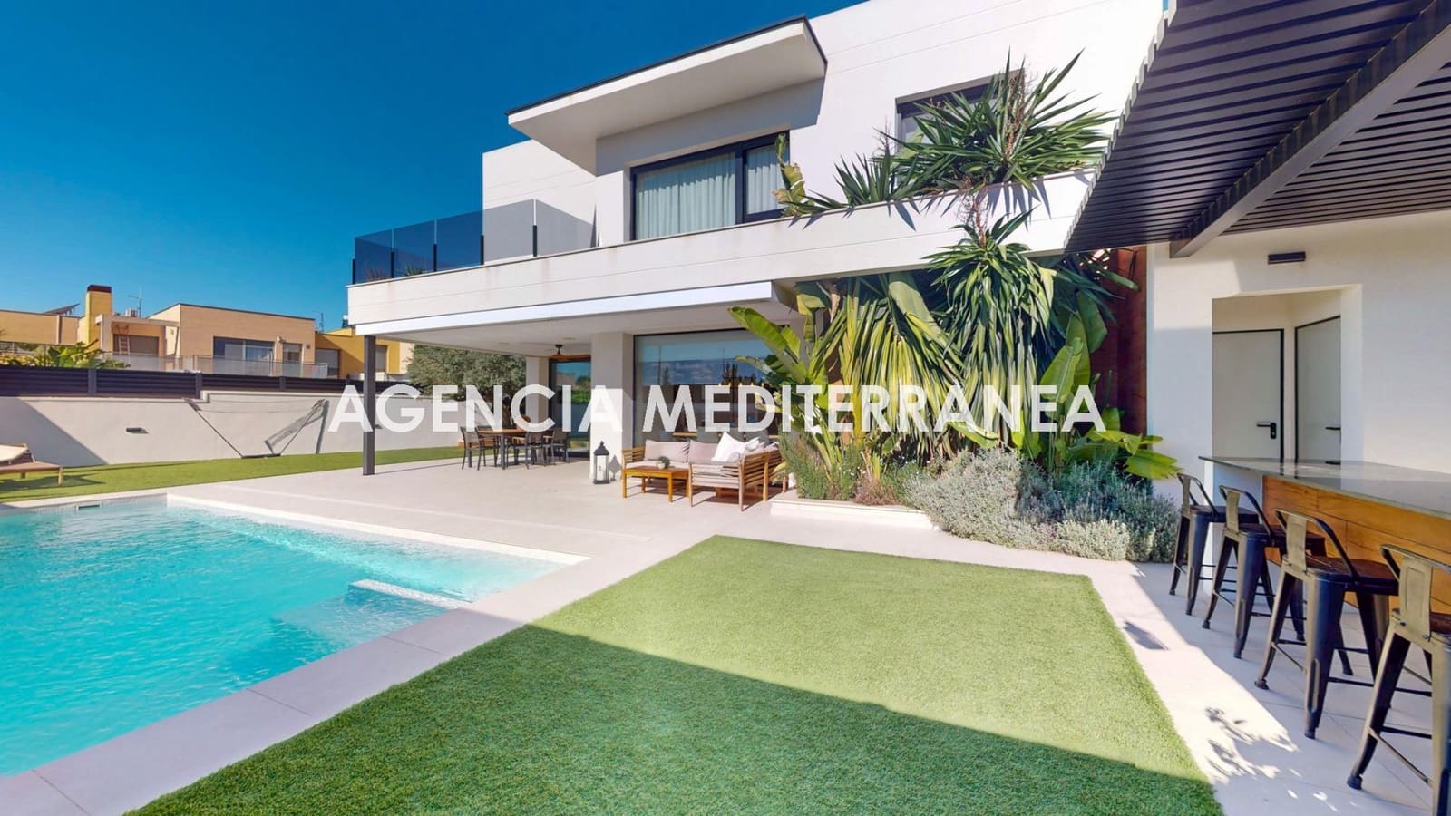 4 soveværelse Villa til salg i La Pobla de Vallbona med swimmingpool garage - € 789.000 (Ref: 9401185)