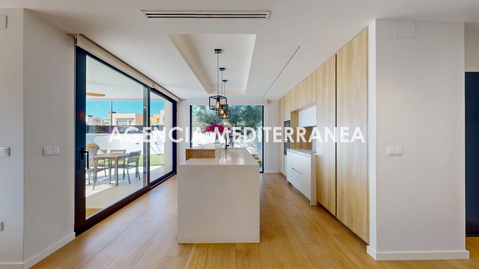 4 soveværelse Villa til salg i La Pobla de Vallbona med swimmingpool garage - € 789.000 (Ref: 9401185)