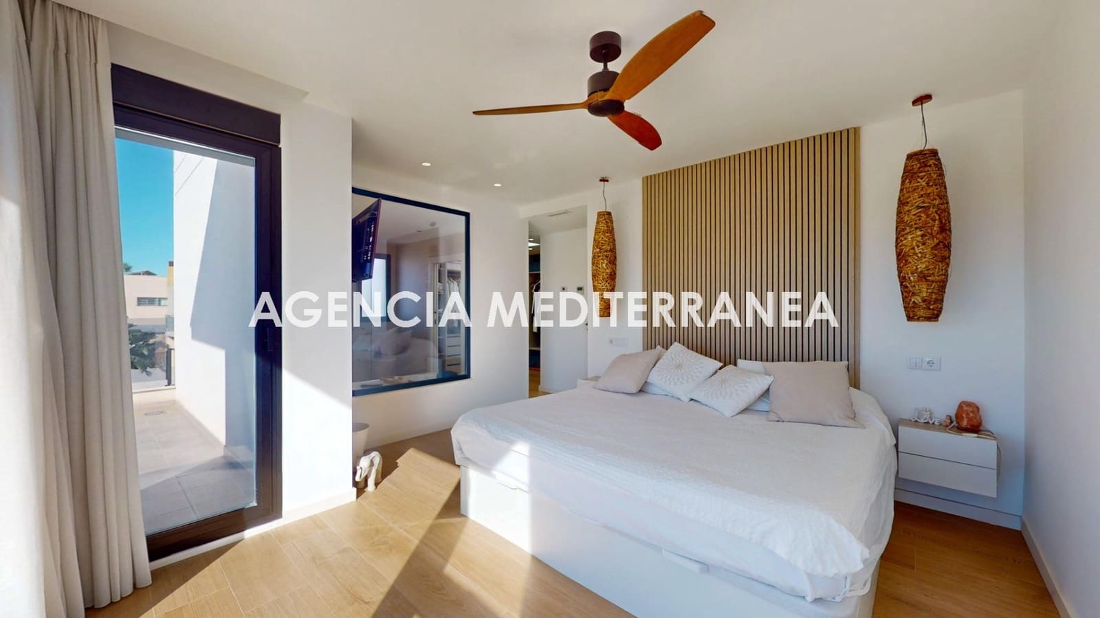 4 soveværelse Villa til salg i La Pobla de Vallbona med swimmingpool garage - € 789.000 (Ref: 9401185)