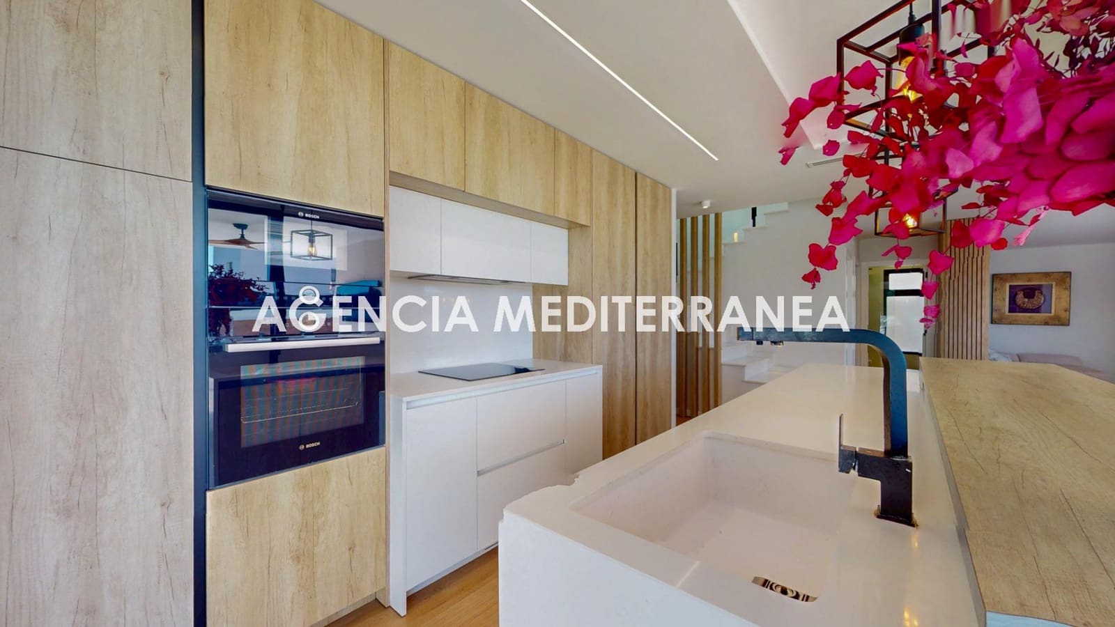 4 quarto Moradia para venda em La Pobla de Vallbona com piscina garagem - 789 000 € (Ref: 9401185)