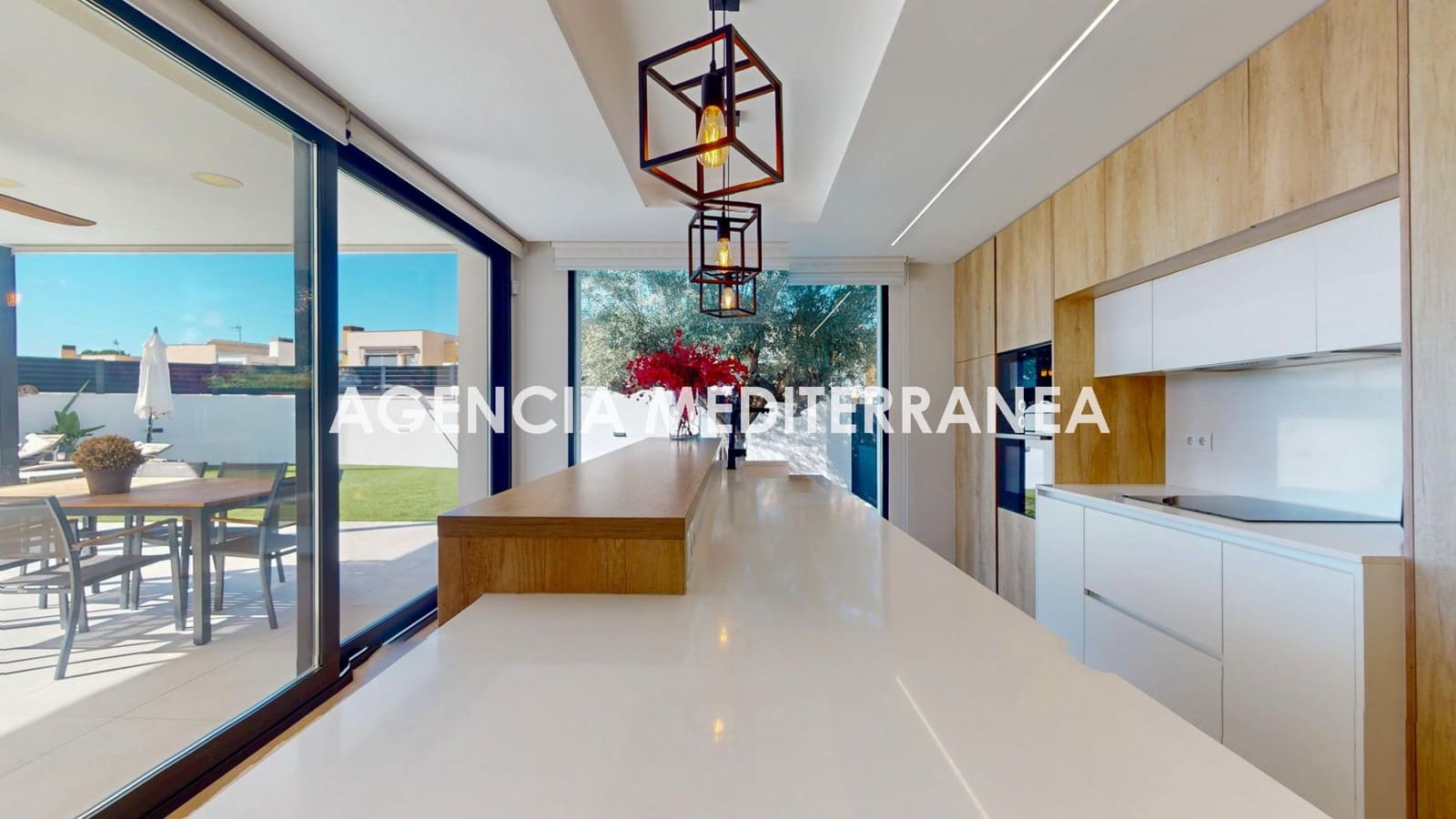 4 quarto Moradia para venda em La Pobla de Vallbona com piscina garagem - 789 000 € (Ref: 9401185)