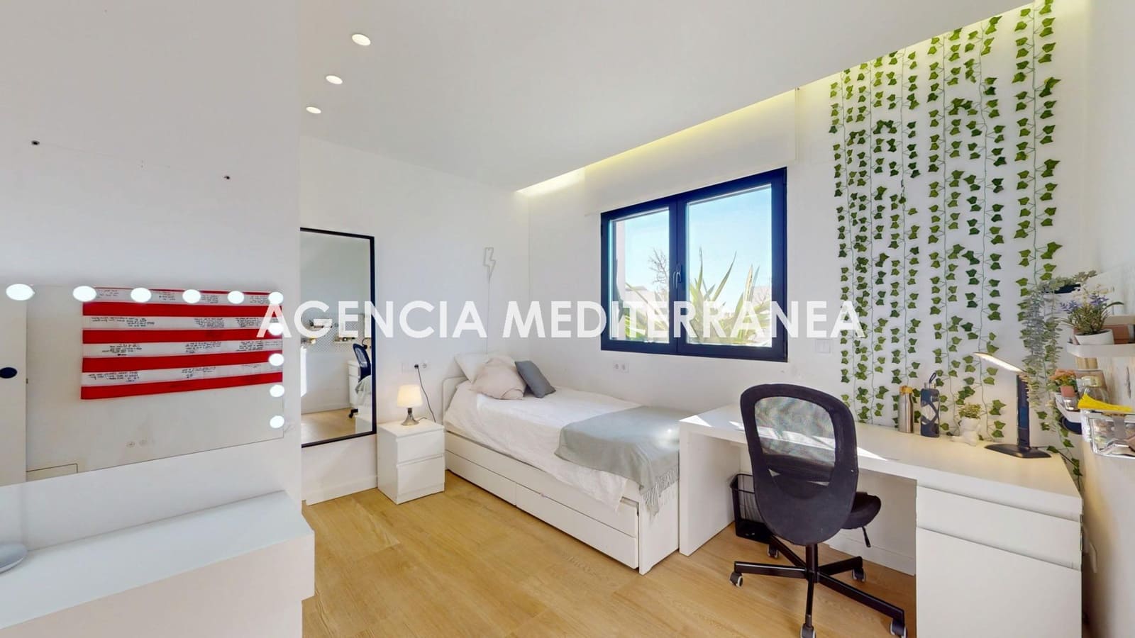 4 quarto Moradia para venda em La Pobla de Vallbona com piscina garagem - 789 000 € (Ref: 9401185)