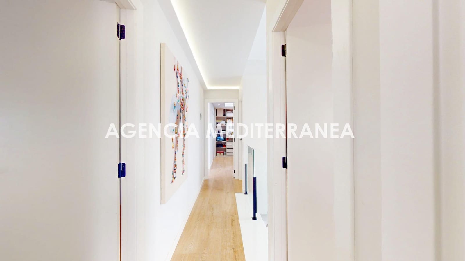 4 quarto Moradia para venda em La Pobla de Vallbona com piscina garagem - 789 000 € (Ref: 9401185)