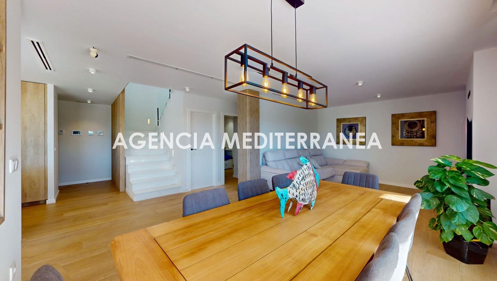 4 quarto Moradia para venda em La Pobla de Vallbona com piscina garagem - 789 000 € (Ref: 9401185)