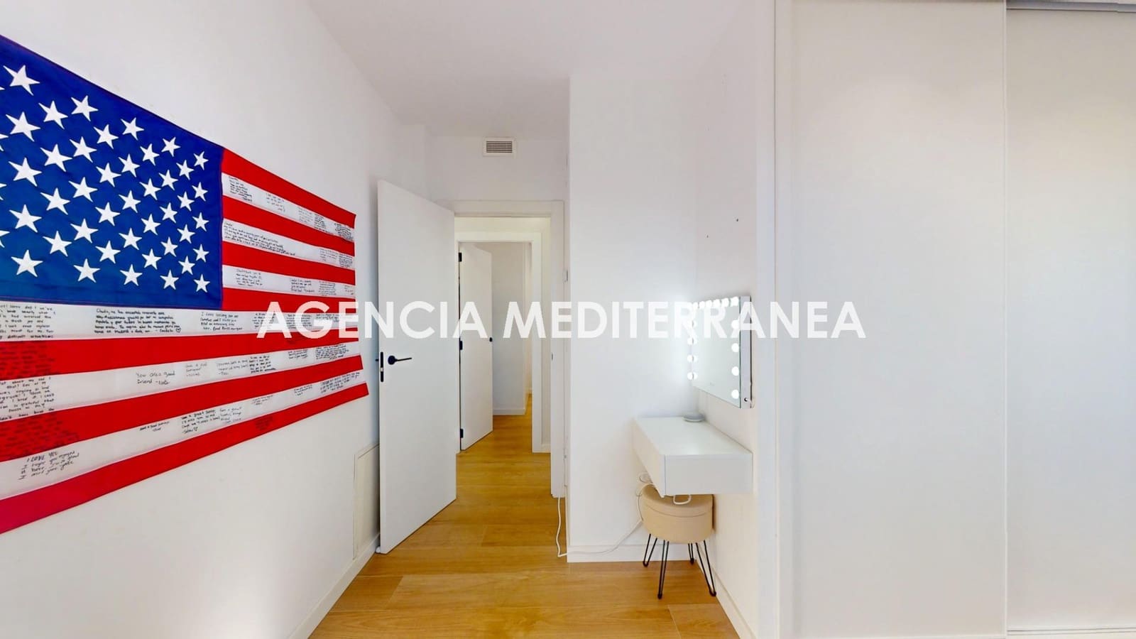 4 quarto Moradia para venda em La Pobla de Vallbona com piscina garagem - 789 000 € (Ref: 9401185)