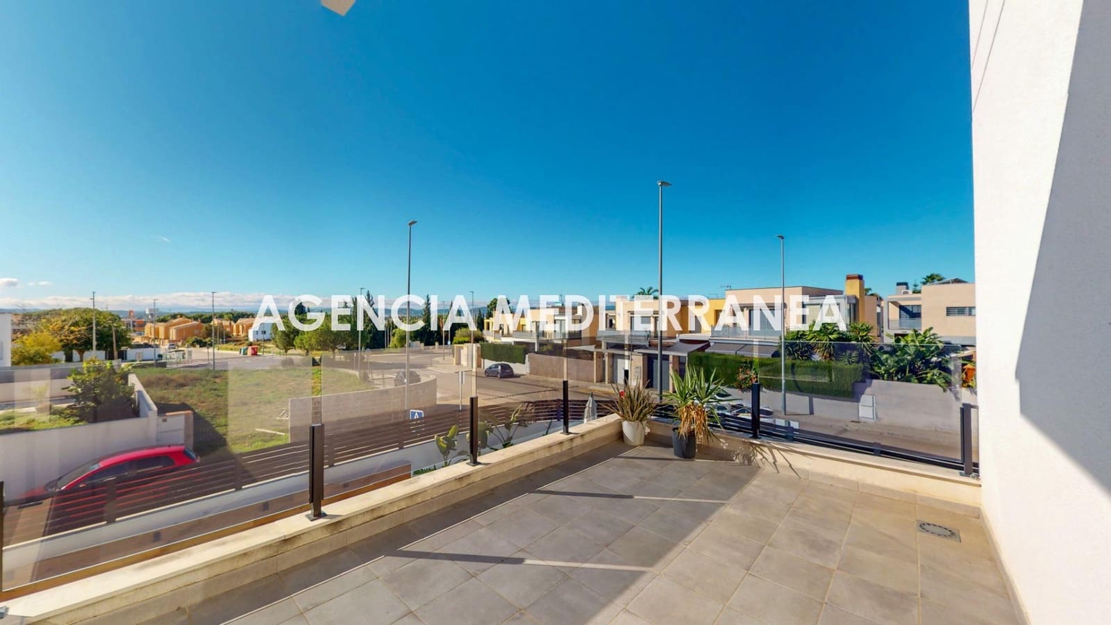 4 quarto Moradia para venda em La Pobla de Vallbona com piscina garagem - 789 000 € (Ref: 9401185)