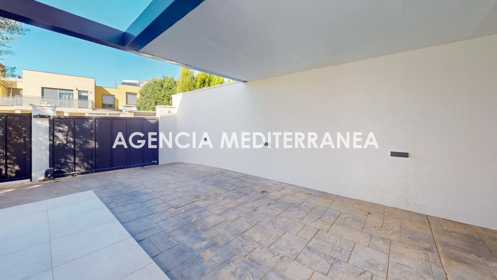4 quarto Moradia para venda em La Pobla de Vallbona com piscina garagem - 789 000 € (Ref: 9401185)