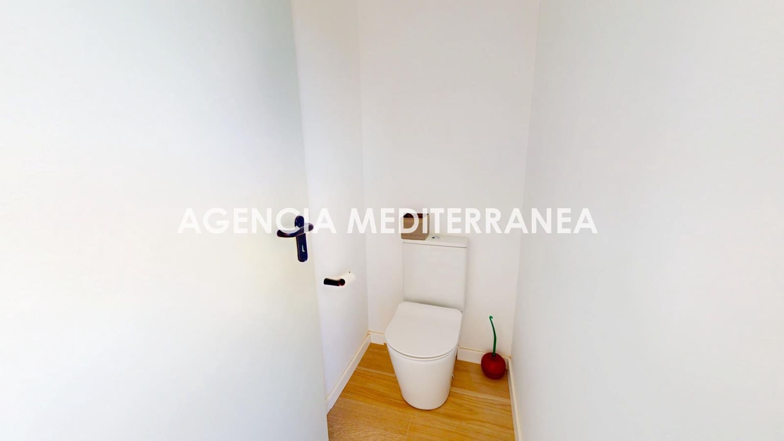4 quarto Moradia para venda em La Pobla de Vallbona com piscina garagem - 789 000 € (Ref: 9401185)