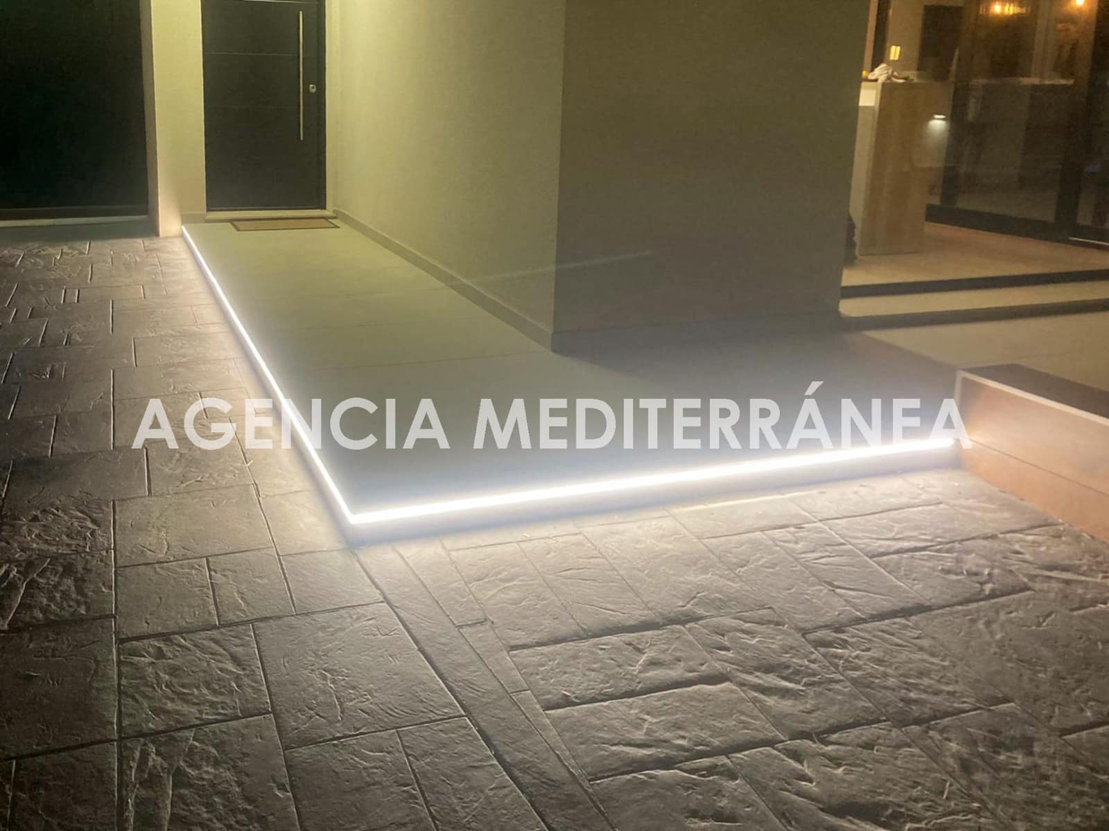 4 quarto Moradia para venda em La Pobla de Vallbona com piscina garagem - 789 000 € (Ref: 9401185)