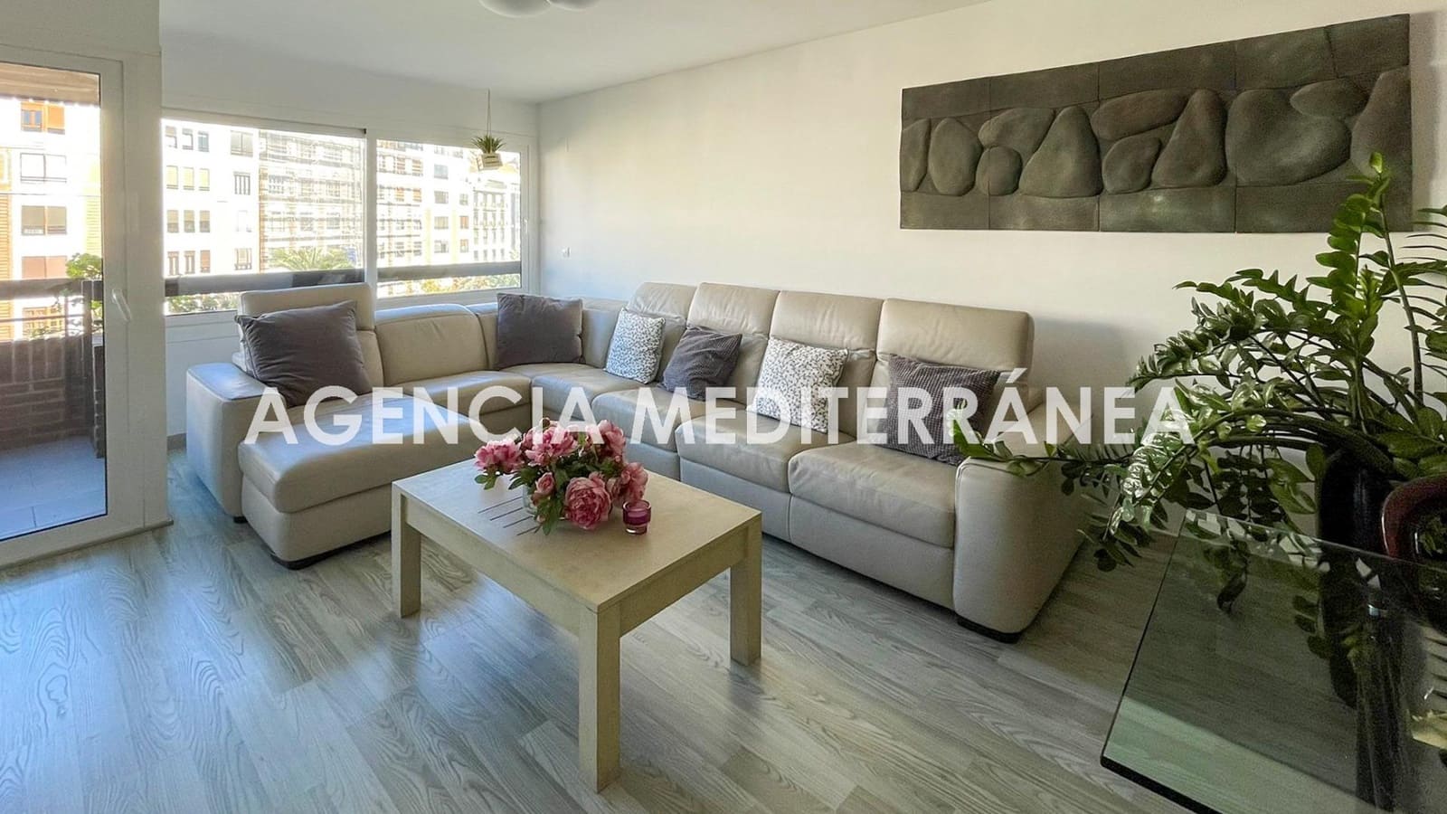 3 soverom Leilighet til leie i Valencia by med garasje - € 2 200 (Ref: 9414205)