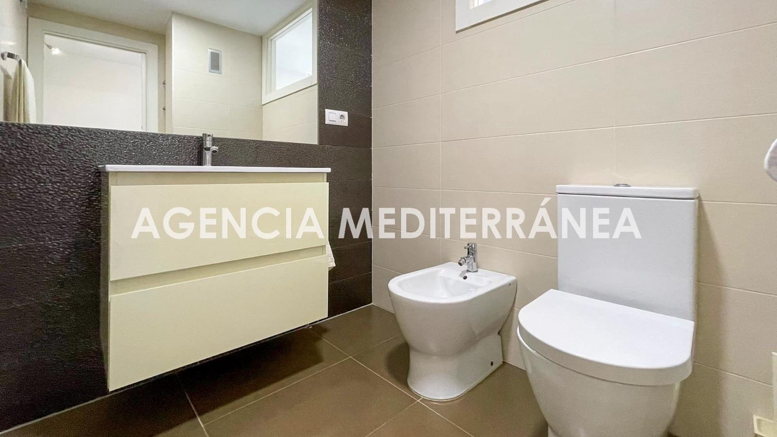 3 soverom Leilighet til leie i Valencia by med garasje - € 2 200 (Ref: 9414205)