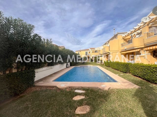 3 slaapkamer Rijtjeshuis te koop in Els Poblets met zwembad - € 380.000 (Ref: 9417653)