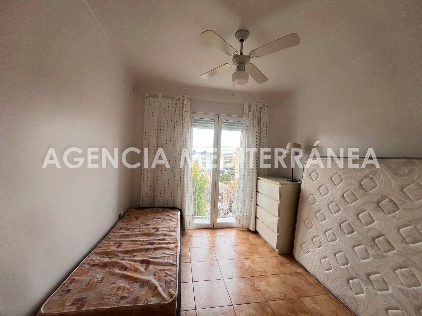 3 makuuhuone Rivitalo myytävänä paikassa Els Poblets mukana uima-altaan - 380 000 € (Ref: 9417653)