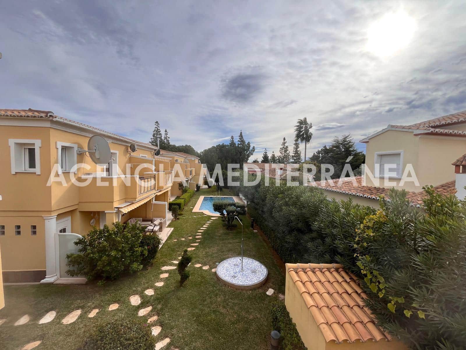 3 makuuhuone Rivitalo myytävänä paikassa Els Poblets mukana uima-altaan - 380 000 € (Ref: 9417653)