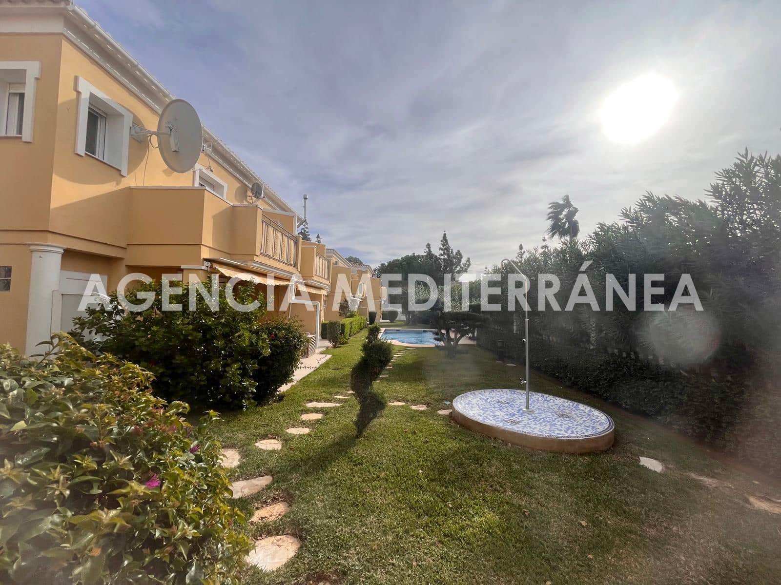 3 makuuhuone Rivitalo myytävänä paikassa Els Poblets mukana uima-altaan - 380 000 € (Ref: 9417653)