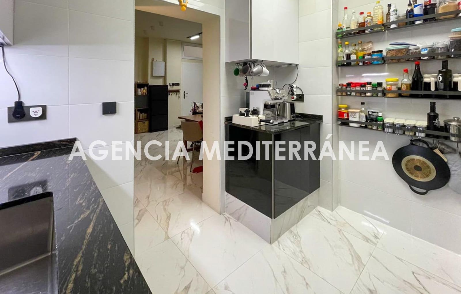 1 soveværelse Erhverv til salg i Valencia by - € 399.000 (Ref: 9431138)