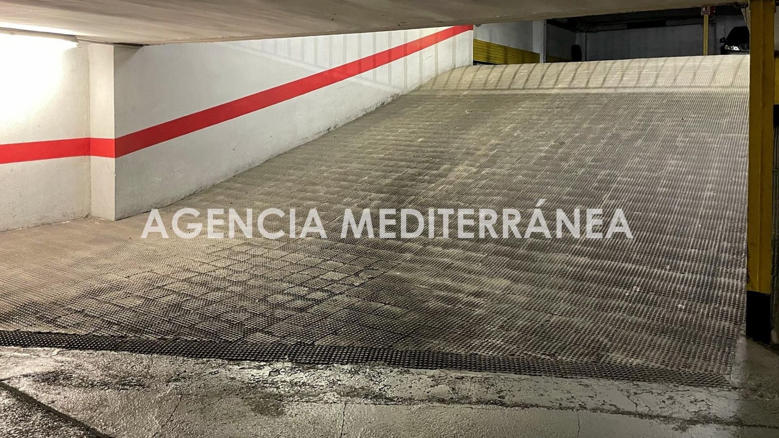 Garage te koop in Valencia stad - € 34.000 (Ref: 9462452)