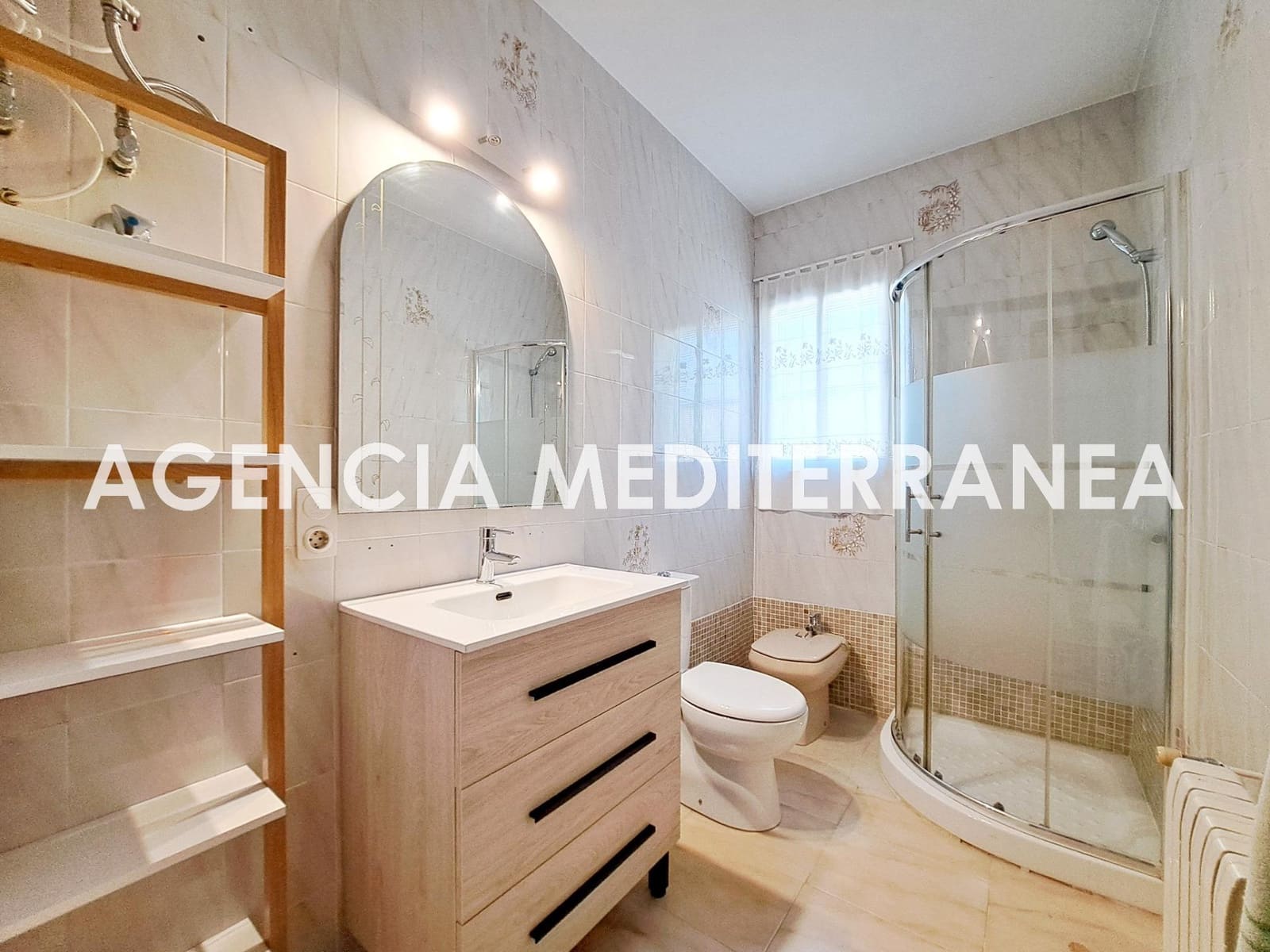 4 sypialnia Willa na sprzedaż w La Canada z basenem garażem - 750 000 € (Ref: 9473044)