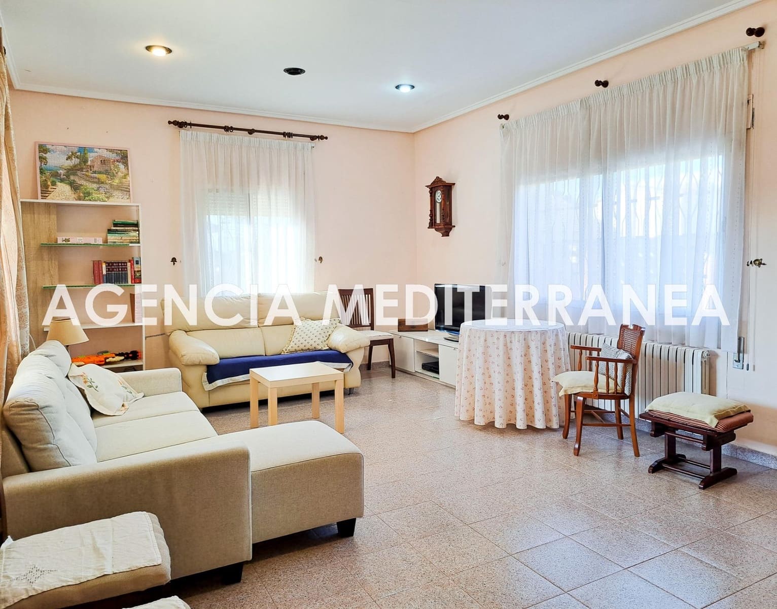 4 sypialnia Willa na sprzedaż w La Canada z basenem garażem - 750 000 € (Ref: 9473044)