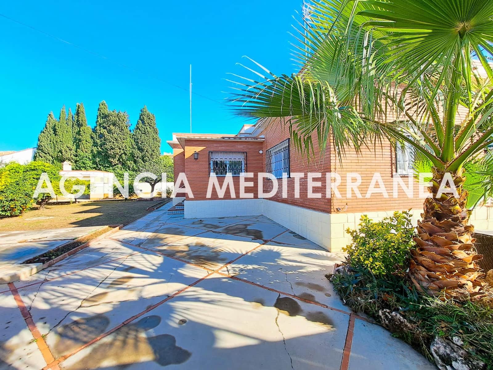 4 sypialnia Willa na sprzedaż w La Canada z basenem garażem - 750 000 € (Ref: 9473044)